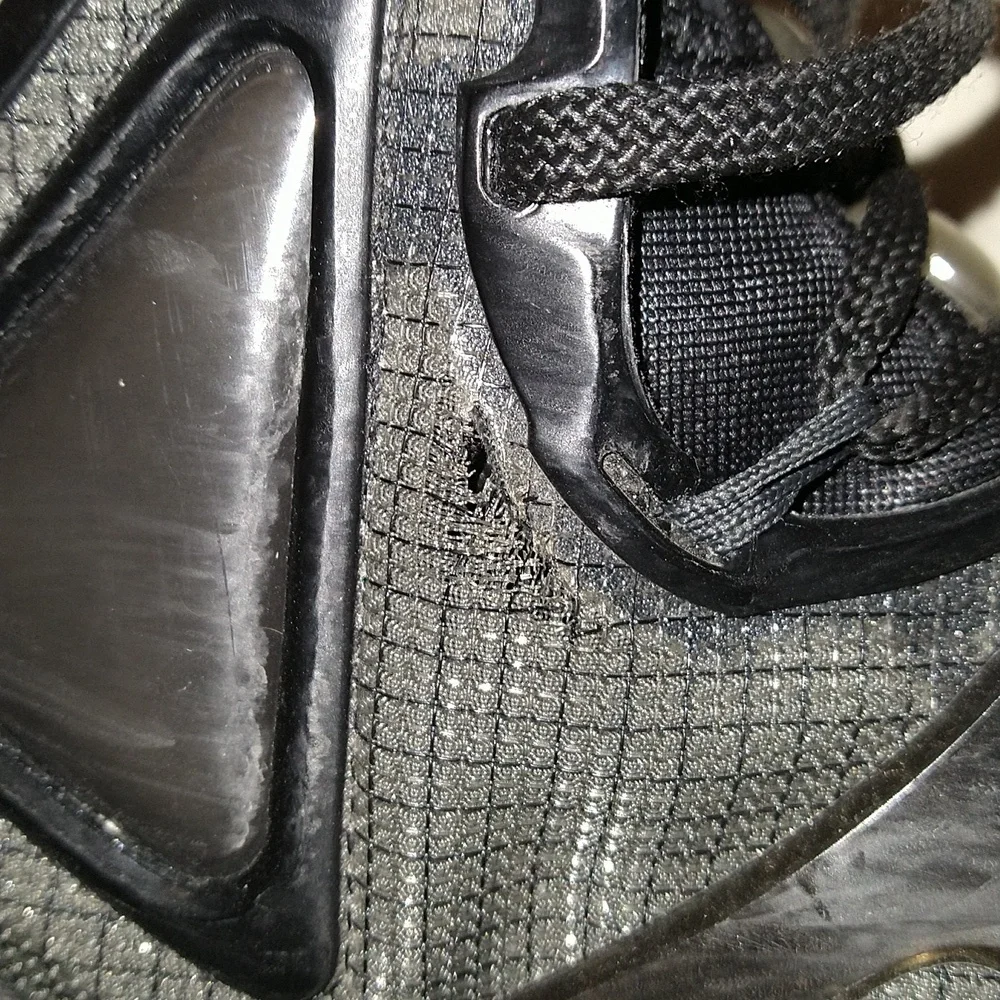 LeBron XIX Black Anthracite Sneakers (GS) 2021 - Picture 5 of 8